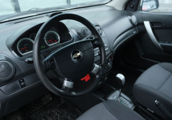 Подержанный автомобиль Chevrolet Aveo Sedan 2011 года (9 фото)