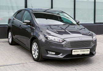 Подержанный автомобиль Ford Focus Sedan 2017 года (7 фото)