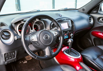 Подержанный автомобиль Nissan Juke 2011 года (14 фото)