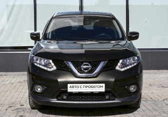 Подержанный автомобиль Nissan X-Trail 2015 года (8 фото)