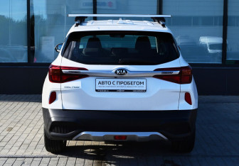 Подержанный автомобиль Kia Seltos 2021 года (4 фото)