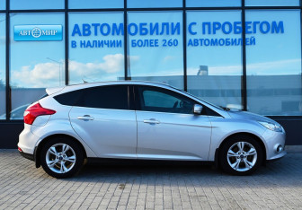 Подержанный автомобиль Ford Focus Hatchback 2011 года (6 фото)