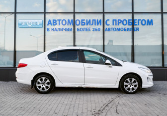 Подержанный автомобиль Peugeot 408 2013 года (6 фото)