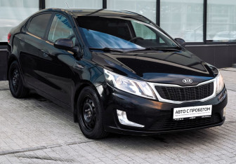 Подержанный автомобиль Kia Rio Sedan 2012 года (7 фото)