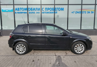 Подержанный автомобиль Opel Astra Hatchback 2013 года (6 фото)