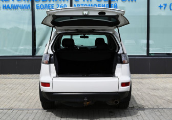 Подержанный автомобиль Mitsubishi Outlander 2010 года (20 фото)