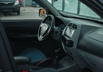 Подержанный автомобиль Vortex Tingo 2011 года (11 фото)