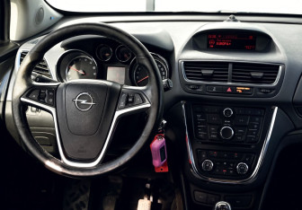 Подержанный автомобиль Opel Mokka 2012 года (20 фото)