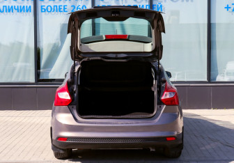 Подержанный автомобиль Ford Focus Hatchback 2013 года (20 фото)