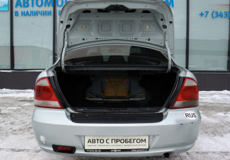 Подержанный автомобиль Nissan Almera Classic 2006 года (16 фото)