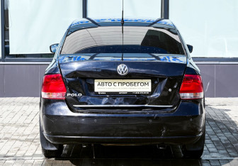 Подержанный автомобиль Volkswagen Polo Sedan 2012 года (4 фото)