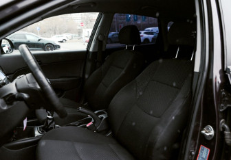 Подержанный автомобиль Hyundai i30 Hatchback 2010 года (15 фото)