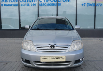 Подержанный автомобиль Toyota Corolla Sedan 2005 года (8 фото)