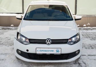 Подержанный автомобиль Volkswagen Polo Sedan 2015 года (8 фото)