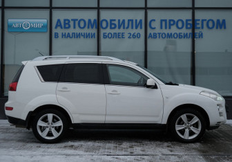 Подержанный автомобиль Peugeot 4007 2012 года (6 фото)