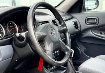 Подержанный автомобиль Nissan Almera Sedan 2005 года (9 фото)