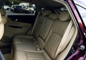 Подержанный автомобиль Infiniti QX50 2017 года (18 фото)