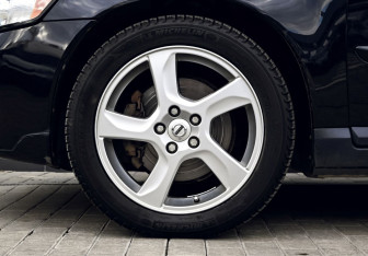 Подержанный автомобиль Volvo V50 2007 года (23 фото)