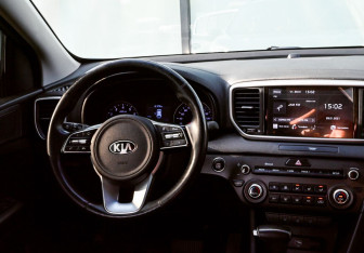 Подержанный автомобиль Kia Sportage 2021 года (18 фото)