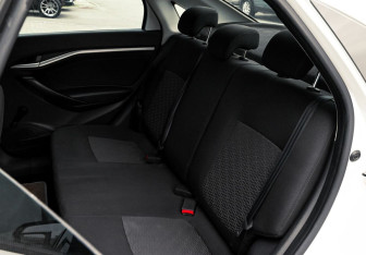 Подержанный автомобиль LADA (ВАЗ) Vesta Sedan 2017 года (15 фото)