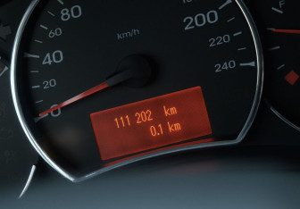 Подержанный автомобиль Renault Koleos 2011 года (15 фото)