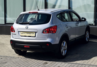 Подержанный автомобиль Nissan Qashqai 2008 года (5 фото)