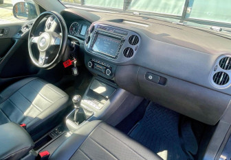 Подержанный автомобиль Volkswagen Tiguan 2011 года (10 фото)