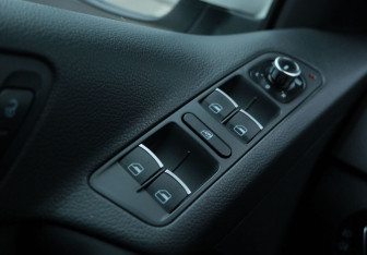 Подержанный автомобиль Volkswagen Tiguan 2012 года (12 фото)