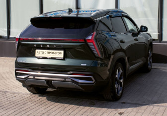 Подержанный автомобиль Geely Atlas 2024 года (5 фото)