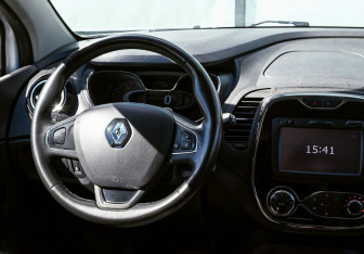 Подержанный автомобиль Renault Kaptur 2018 года (19 фото)