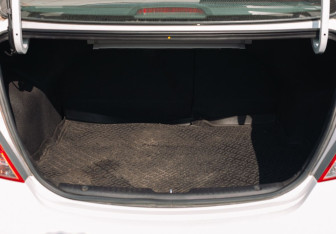 Подержанный автомобиль Hyundai Solaris Sedan 2012 года (17 фото)