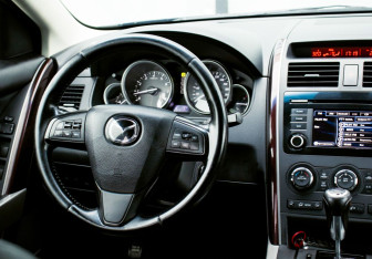 Подержанный автомобиль Mazda CX-9 2012 года (22 фото)