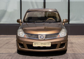 Подержанный автомобиль Nissan Tiida Hatchback 2007 года (8 фото)