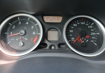 Подержанный автомобиль Renault Megane Sedan 2007 года (13 фото)