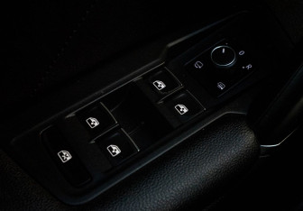 Подержанный автомобиль Volkswagen Tiguan 2018 года (18 фото)