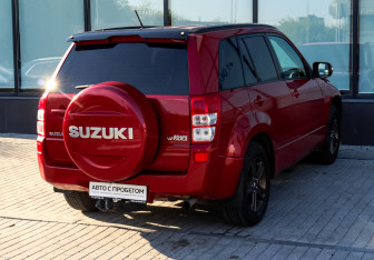 Подержанный автомобиль Suzuki Grand Vitara 2008 года (5 фото)