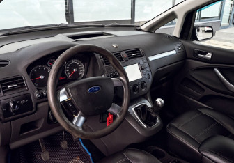 Подержанный автомобиль Ford C-MAX 2007 года (15 фото)