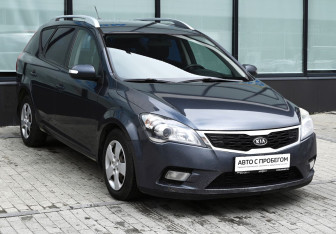 Подержанный автомобиль Kia Ceed Wagon 2010 года (7 фото)