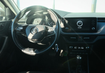 Подержанный автомобиль Skoda Rapid Liftback 2021 года (10 фото)