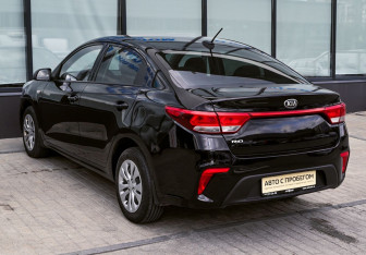 Подержанный автомобиль Kia Rio Sedan 2019 года (3 фото)