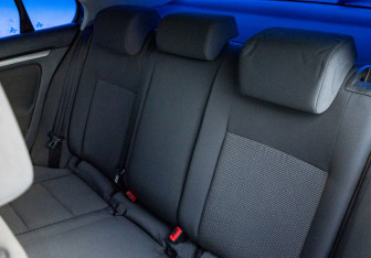 Подержанный автомобиль Volkswagen Jetta Sedan 2007 года (17 фото)