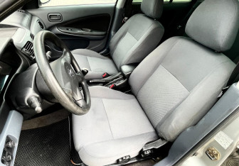 Подержанный автомобиль Nissan Almera Sedan 2005 года (14 фото)