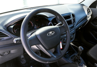 Подержанный автомобиль LADA (ВАЗ) Vesta Sedan 2019 года (11 фото)