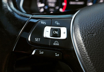 Подержанный автомобиль Volkswagen Tiguan 2018 года (12 фото)