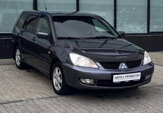 Подержанный автомобиль Mitsubishi Lancer Wagon 2008 года (7 фото)