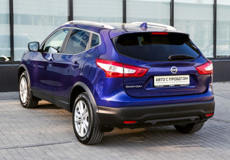Подержанный автомобиль Nissan Qashqai 2017 года (3 фото)