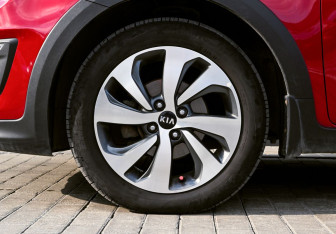 Подержанный автомобиль Kia Rio Hatchback 2018 года (21 фото)