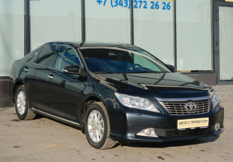 Подержанный автомобиль Toyota Camry Sedan 2012 года (7 фото)