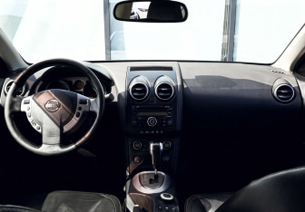 Подержанный автомобиль Nissan Qashqai 2008 года (18 фото)