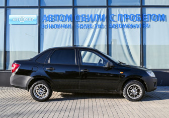 Подержанный автомобиль LADA (ВАЗ) Granta Sedan 2013 года (6 фото)